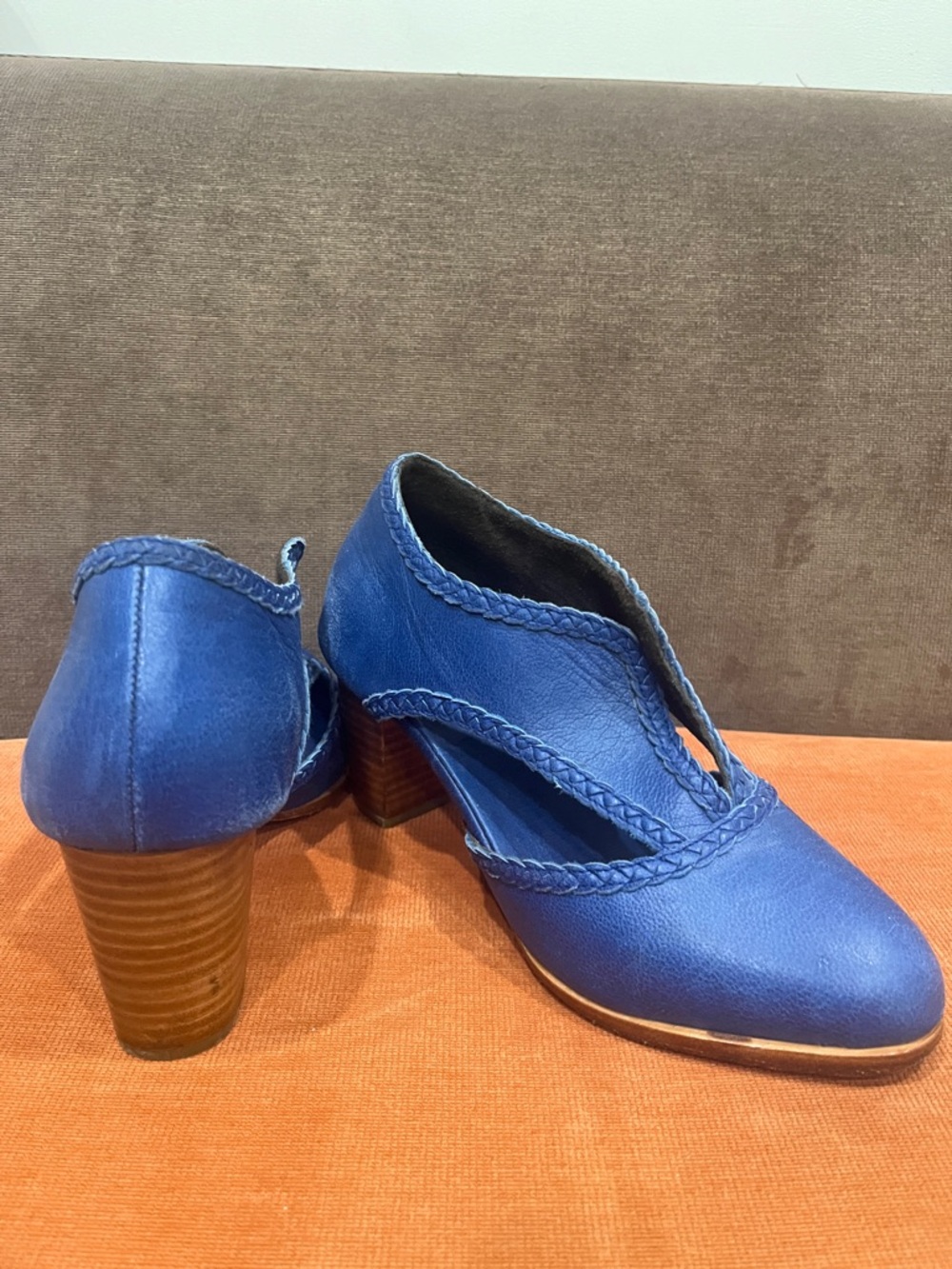 Elf Blue Leather Booties Chunky heel size 8.5 US
